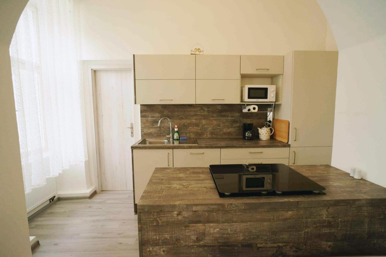 ロケトApartman U Kostelaアパートメント エクステリア 写真